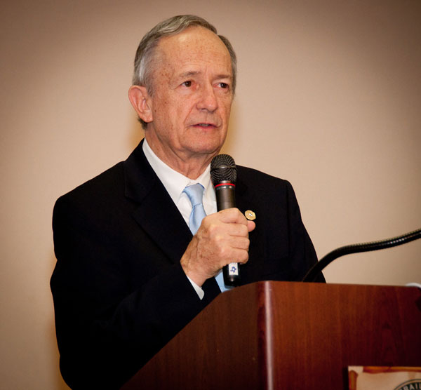 Texas Senator Jeff Wentworth introducing Rodney Ellis at the 2012 TTAT Conference